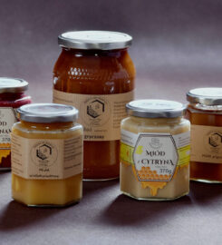 Miód z dodatkiem owoców liofilizowanych